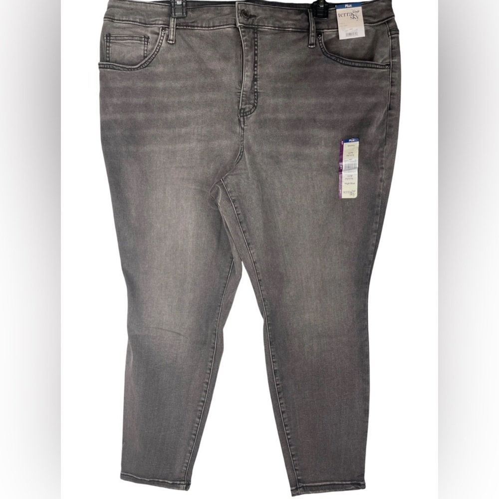 Terra & Sky Petite High Rise Jeans in Gray